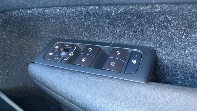 Volvo Xc40 2.0 T4 R DESIGN Pro 5dr AWD Geartronic Petrol Estate